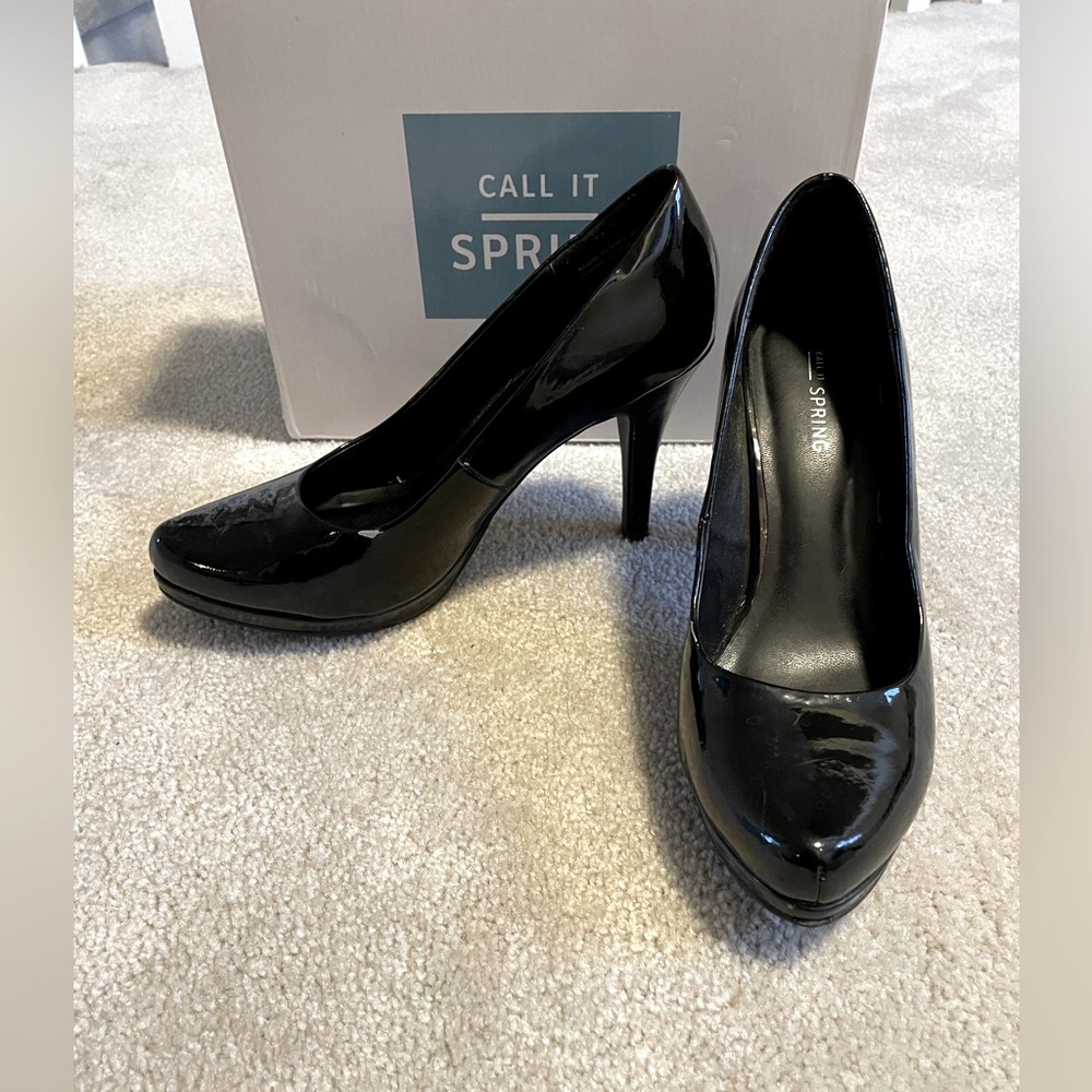 Size 8 black heels
